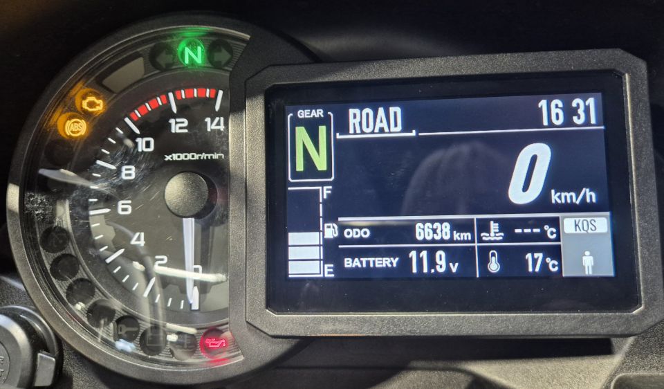 KAWASAKI VERSYS 1000 SE 4