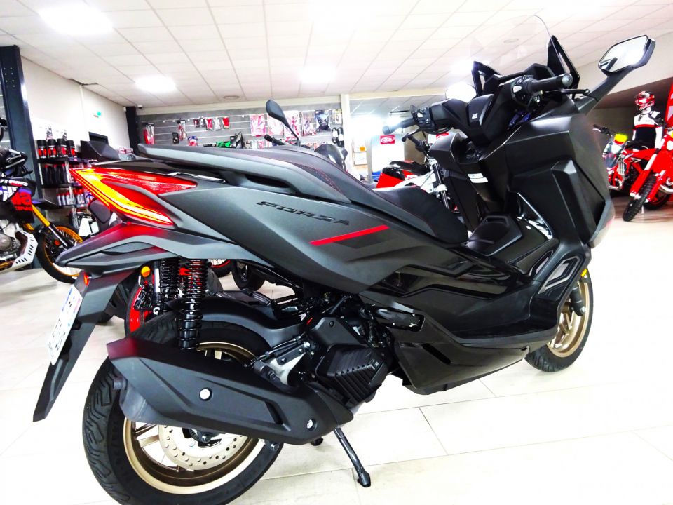 HONDA NSS FORZA 125 4