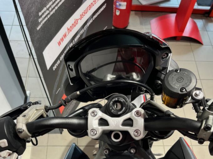TRIUMPH STREET TRIPLE 765 RS 4