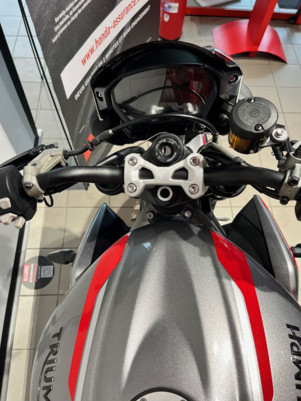 TRIUMPH STREET TRIPLE 765 RS 4