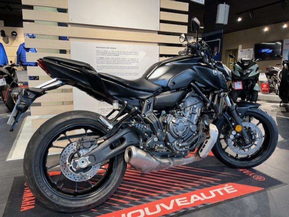 YAMAHA MT-07 (47.5CV) 4