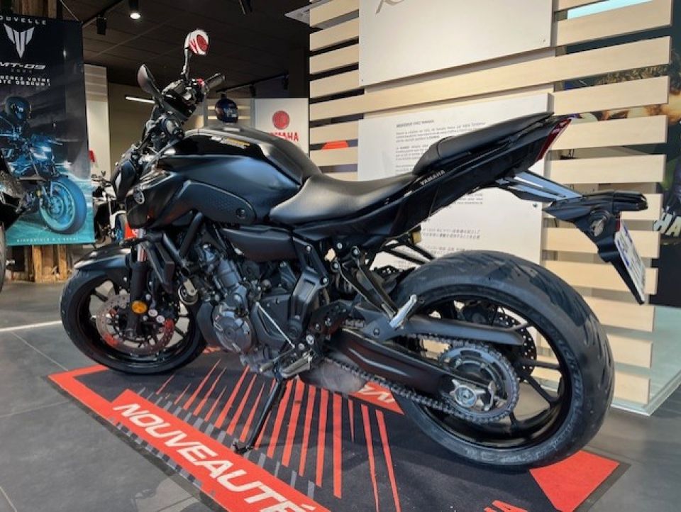 YAMAHA MT-07 (47.5CV) 4