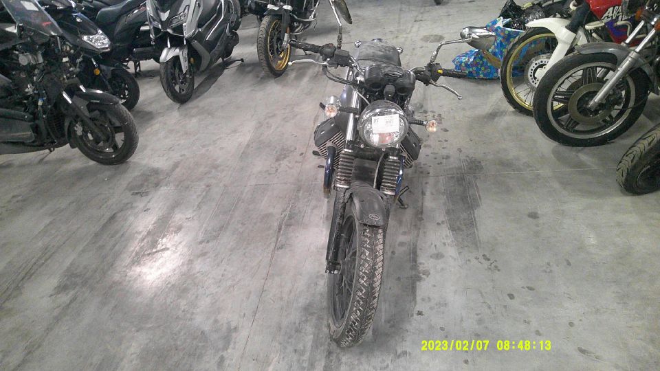 MOTO GUZZI V7 STONE 4