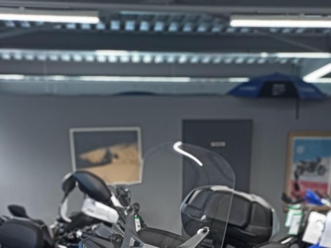 YAMAHA XMAX 300 Tech Max 4