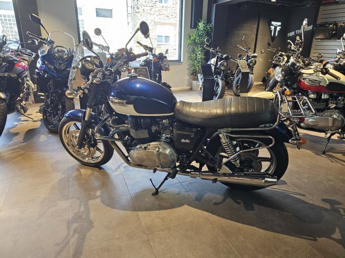 TRIUMPH BONNEVILLE 865 SE 4
