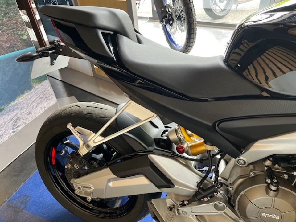 APRILIA TUONO 660 FACTORY 4