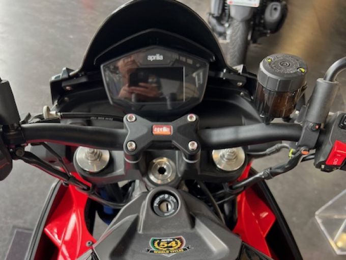 APRILIA TUONO 660 FACTORY 4