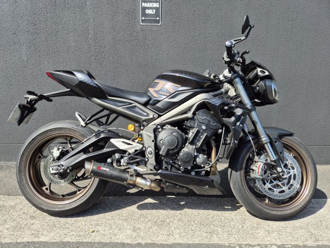 TRIUMPH STREET TRIPLE 765 RS 4