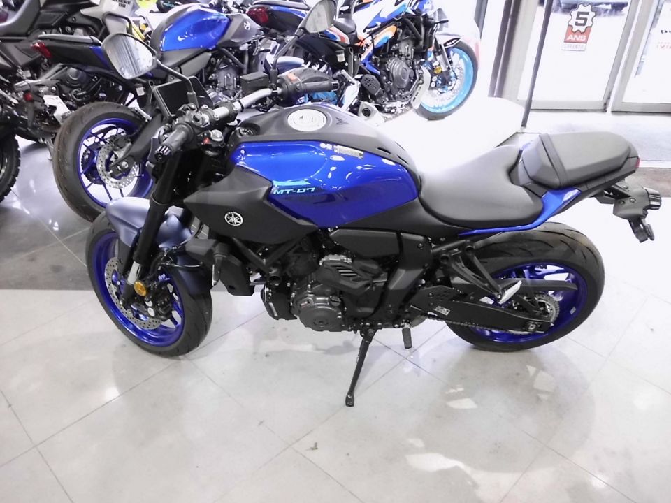 YAMAHA MT-07 Y-AMT 4