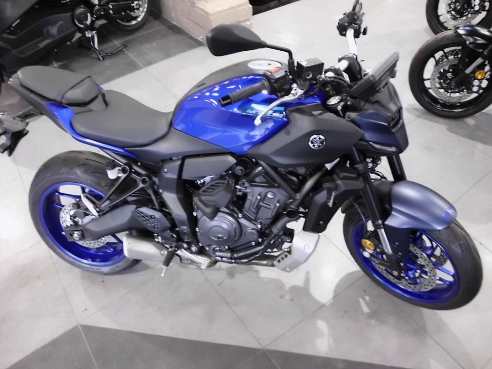 YAMAHA MT-07 Y-AMT 4