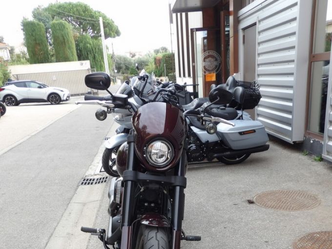 HARLEY-DAVIDSON SOFTAIL LOW RIDER 1868 S 4