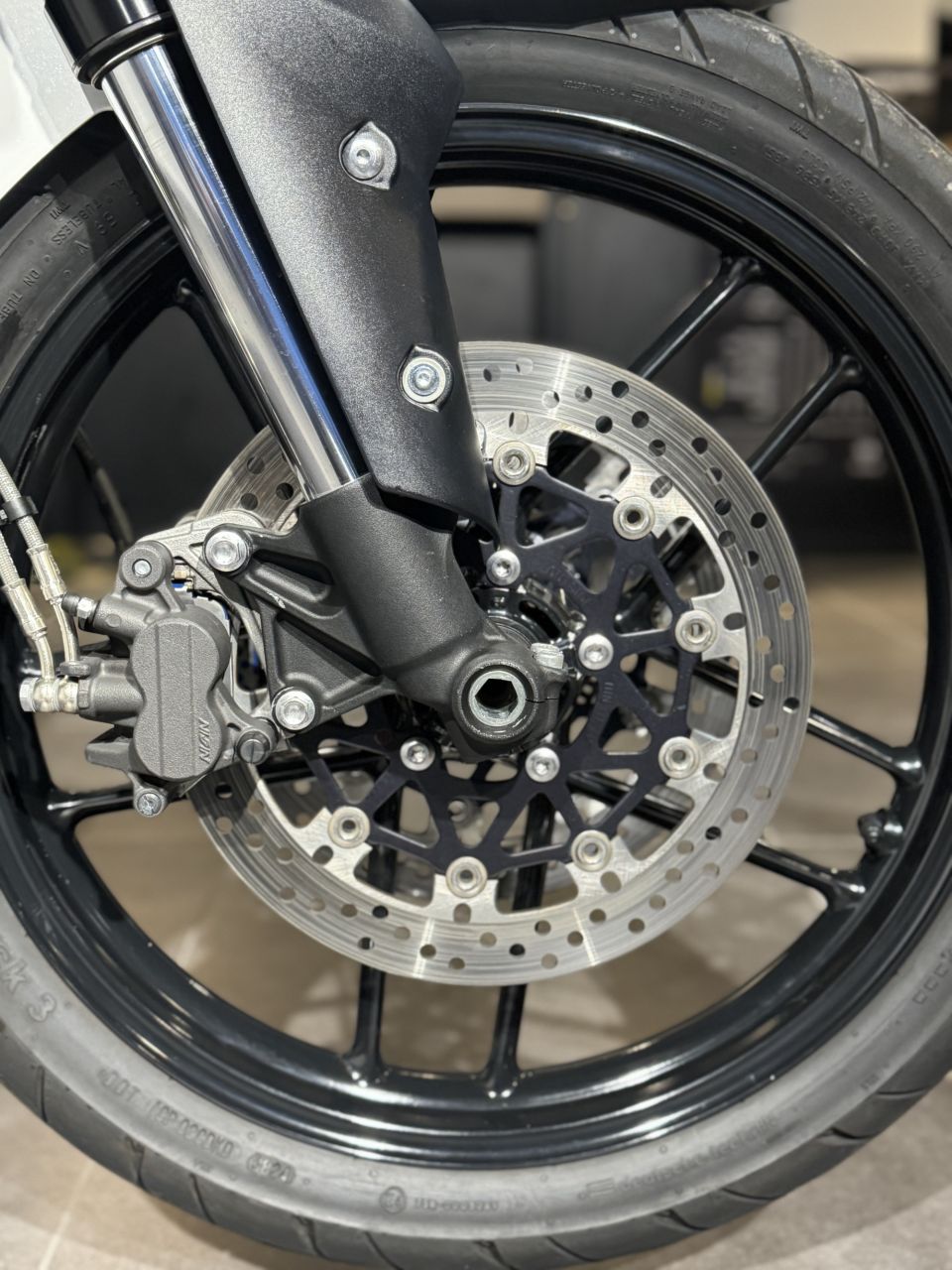 TRIUMPH TIGER 800 XRX 4