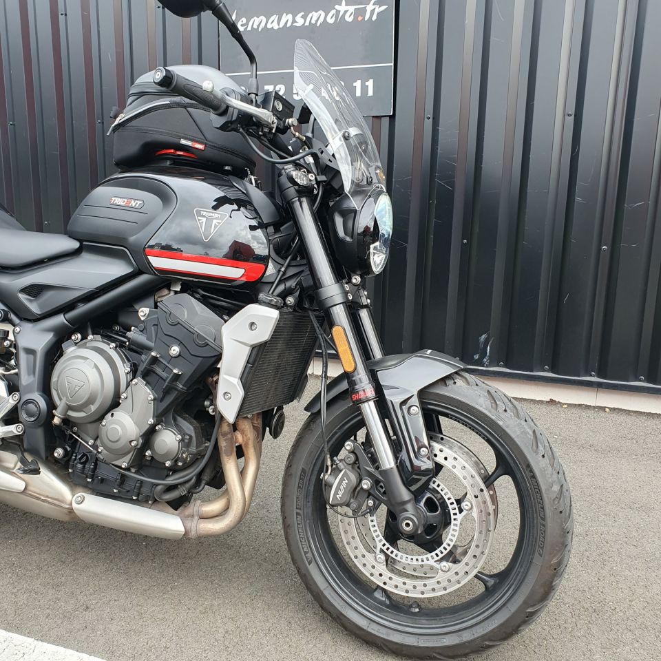 TRIUMPH TRIDENT 660 4