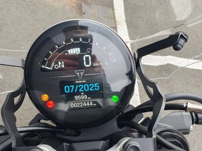 TRIUMPH TRIDENT 660 4