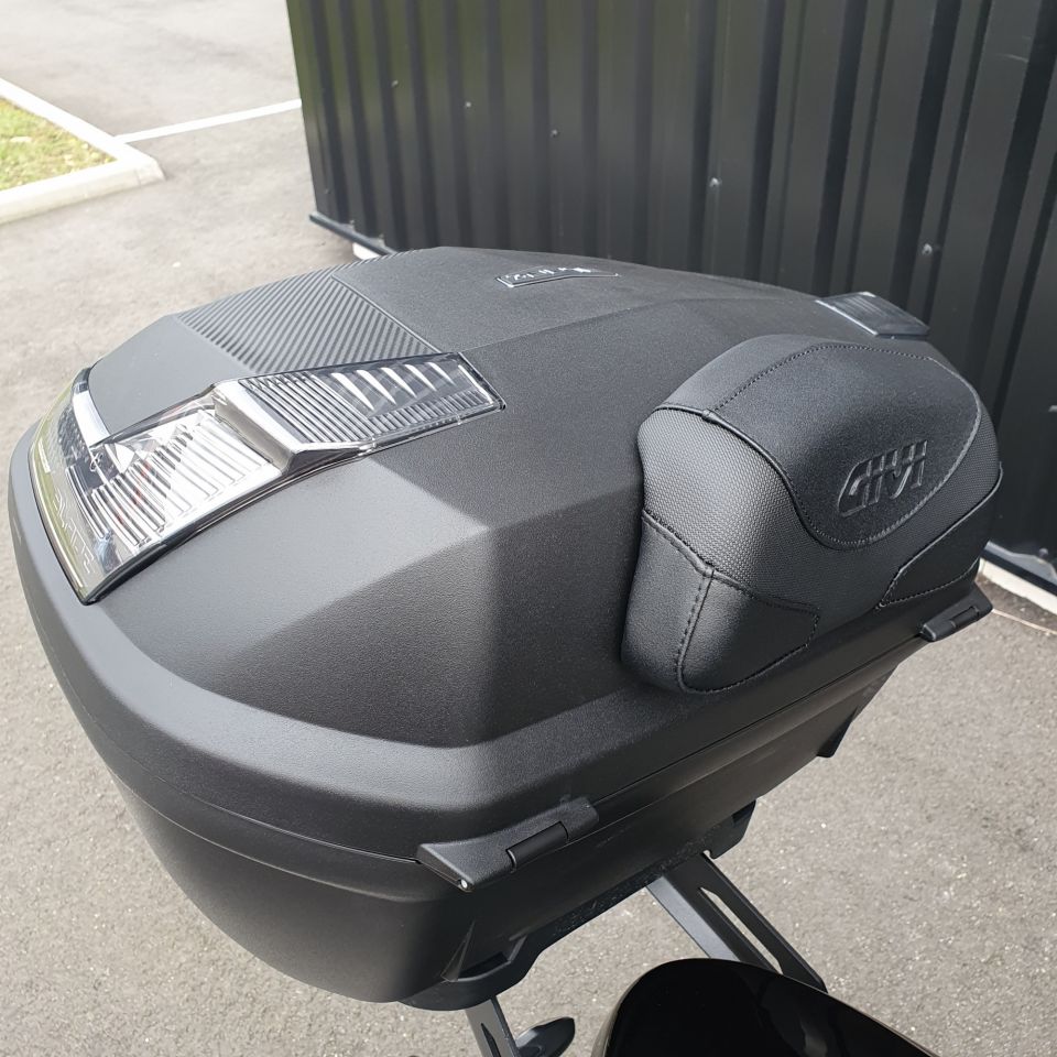 TRIUMPH TRIDENT 660 4