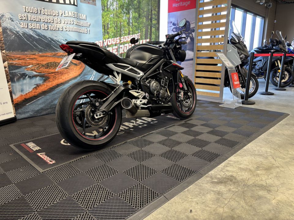 TRIUMPH STREET TRIPLE 765 RS 4