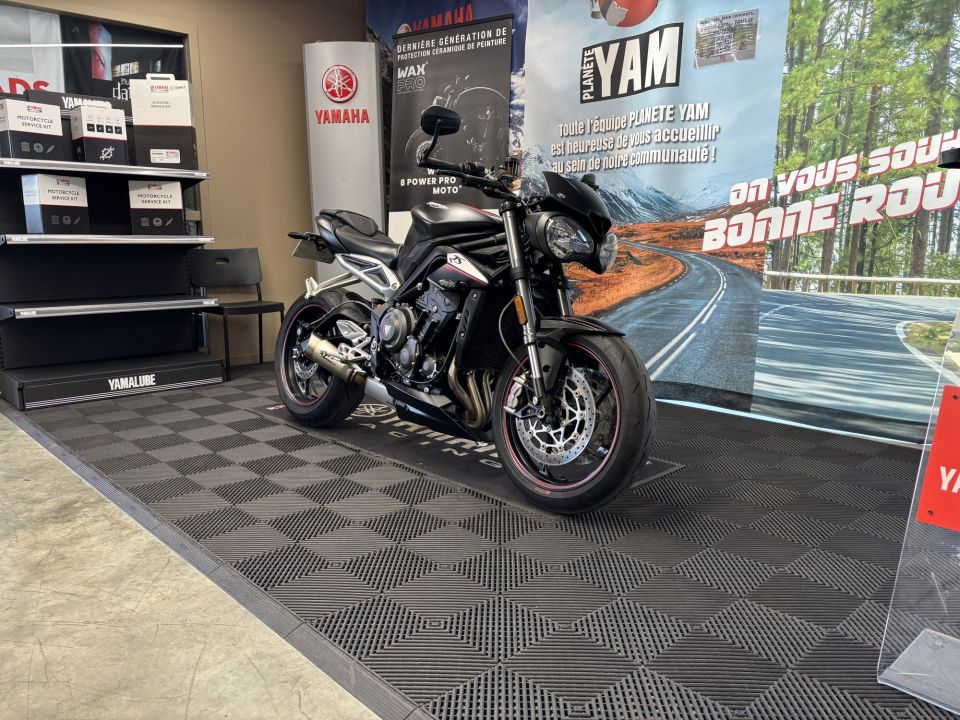 TRIUMPH STREET TRIPLE 765 RS 4