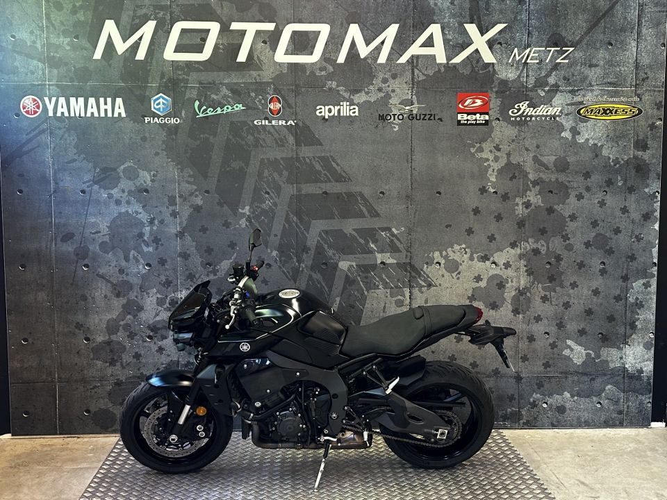 YAMAHA MT-10 4