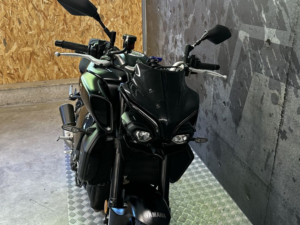 YAMAHA MT-10 4