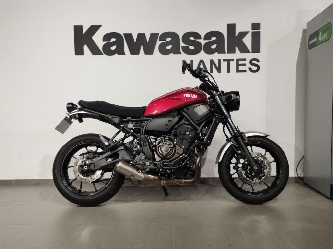 YAMAHA XSR700 4