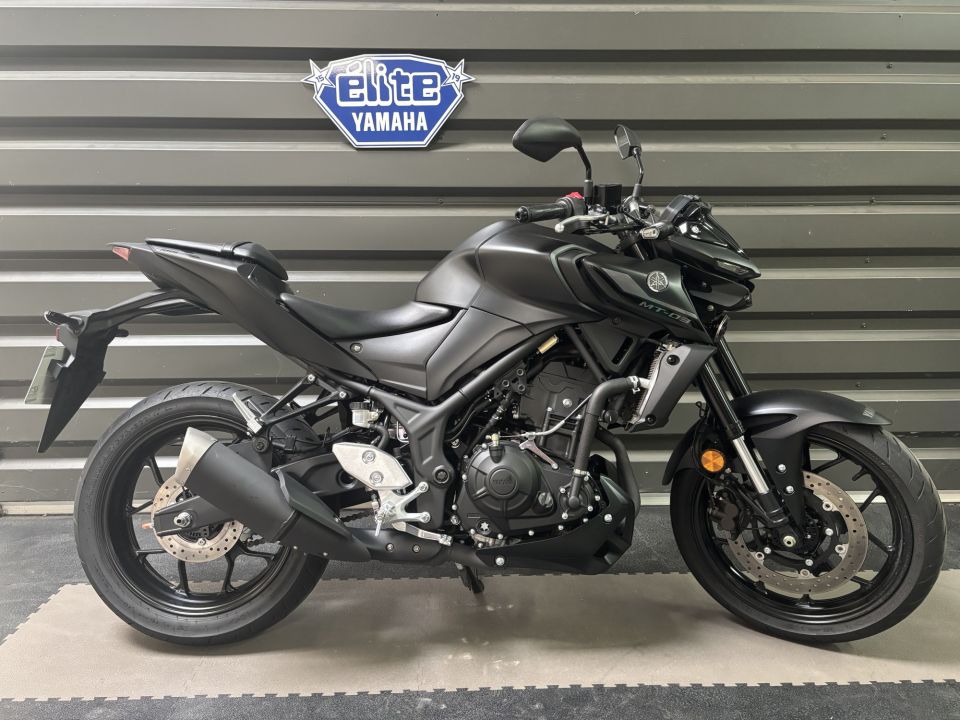 YAMAHA MT-03 4