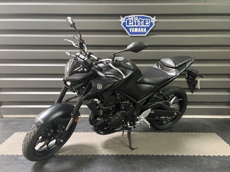 YAMAHA MT-03 4
