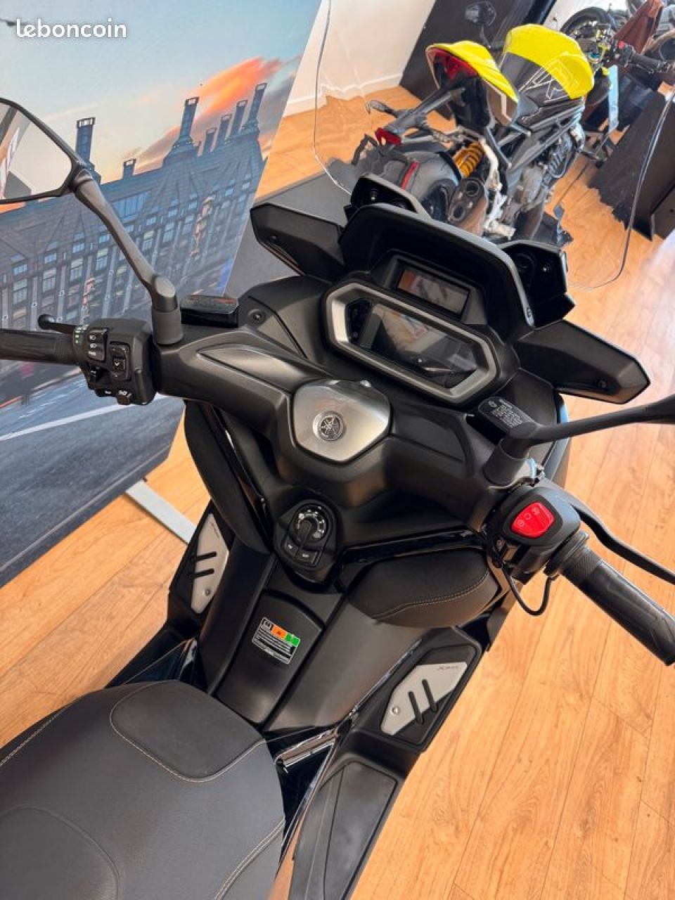 YAMAHA XMAX 125 TECH MAX 4