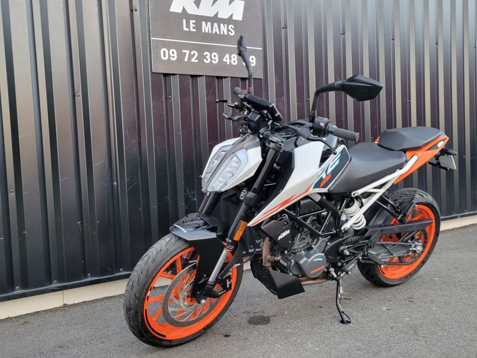 KTM 125 DUKE ABS 4