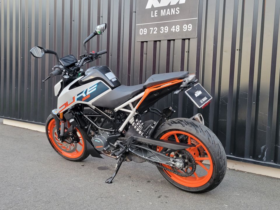 KTM 125 DUKE ABS 4