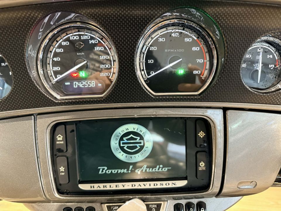 HARLEY-DAVIDSON TOURING ELECTRA GLIDE 1800 ULTRA CVO 4