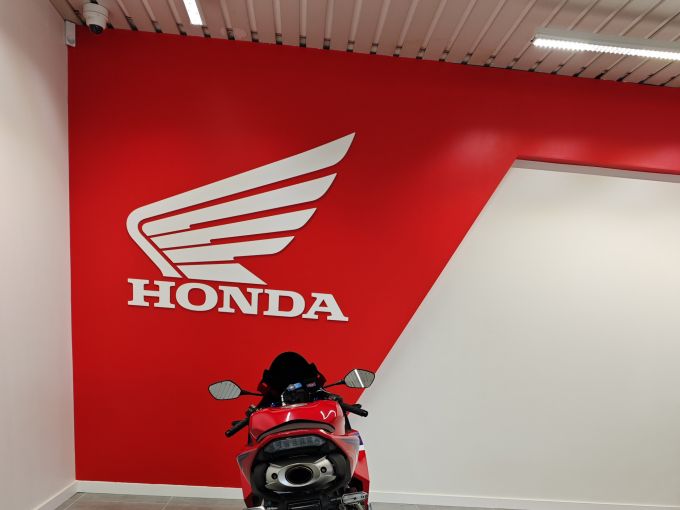 HONDA CBR 600 RR 4