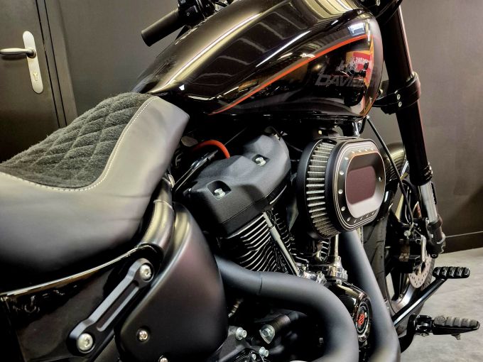 HARLEY-DAVIDSON SOFTAIL FXDR 1868 4