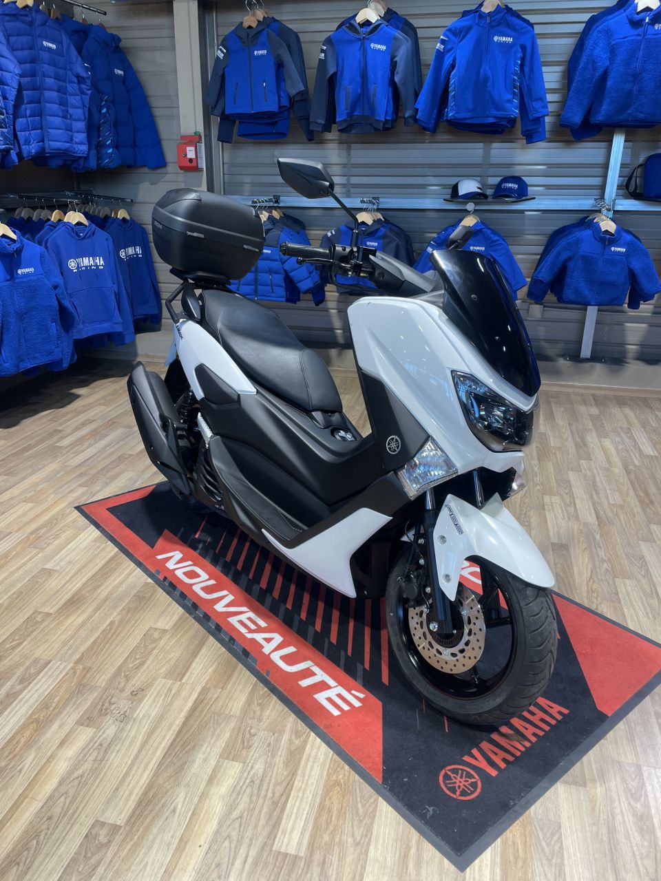 YAMAHA NMAX 125 4