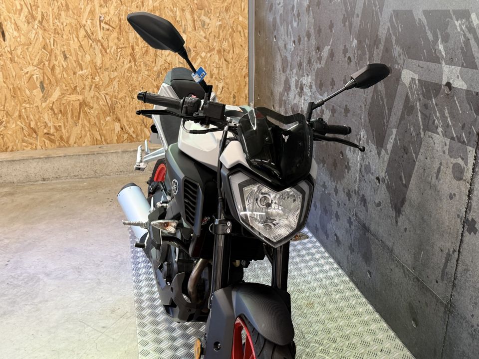 YAMAHA MT-125 ABS 4