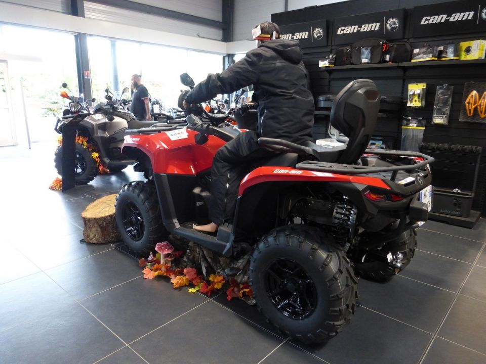 CAN-AM OUTLANDER MAX 700 DPS T 4