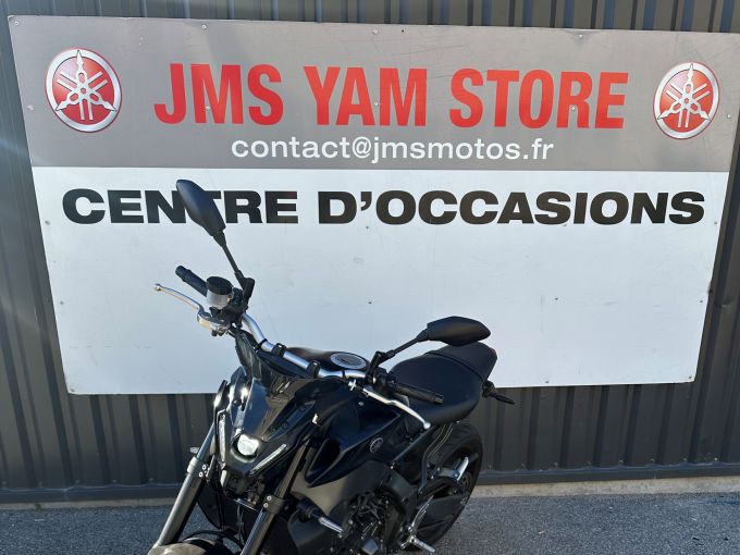 YAMAHA MT-09 4