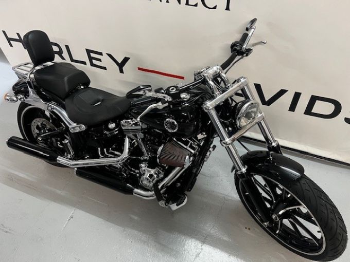 HARLEY-DAVIDSON SOFTAIL BREAKOUT 1690 4