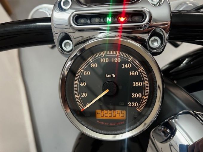 HARLEY-DAVIDSON SOFTAIL BREAKOUT 1690 4