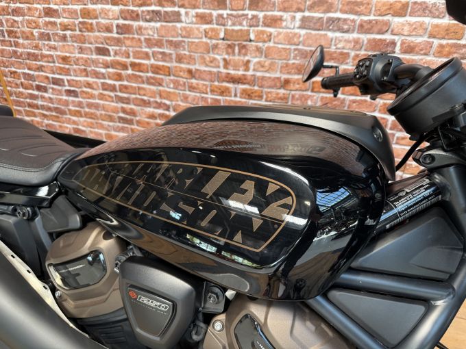 HARLEY-DAVIDSON SPORTSTER 1250 S 4