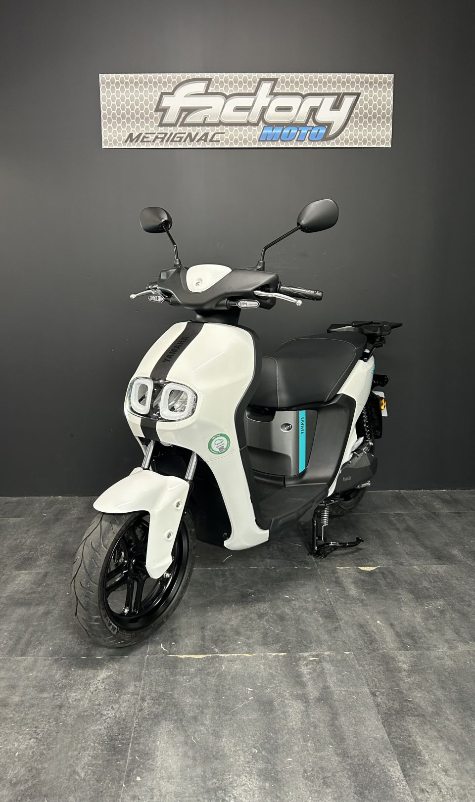 YAMAHA  YZF-R3 World GP 60th Anniversary 4