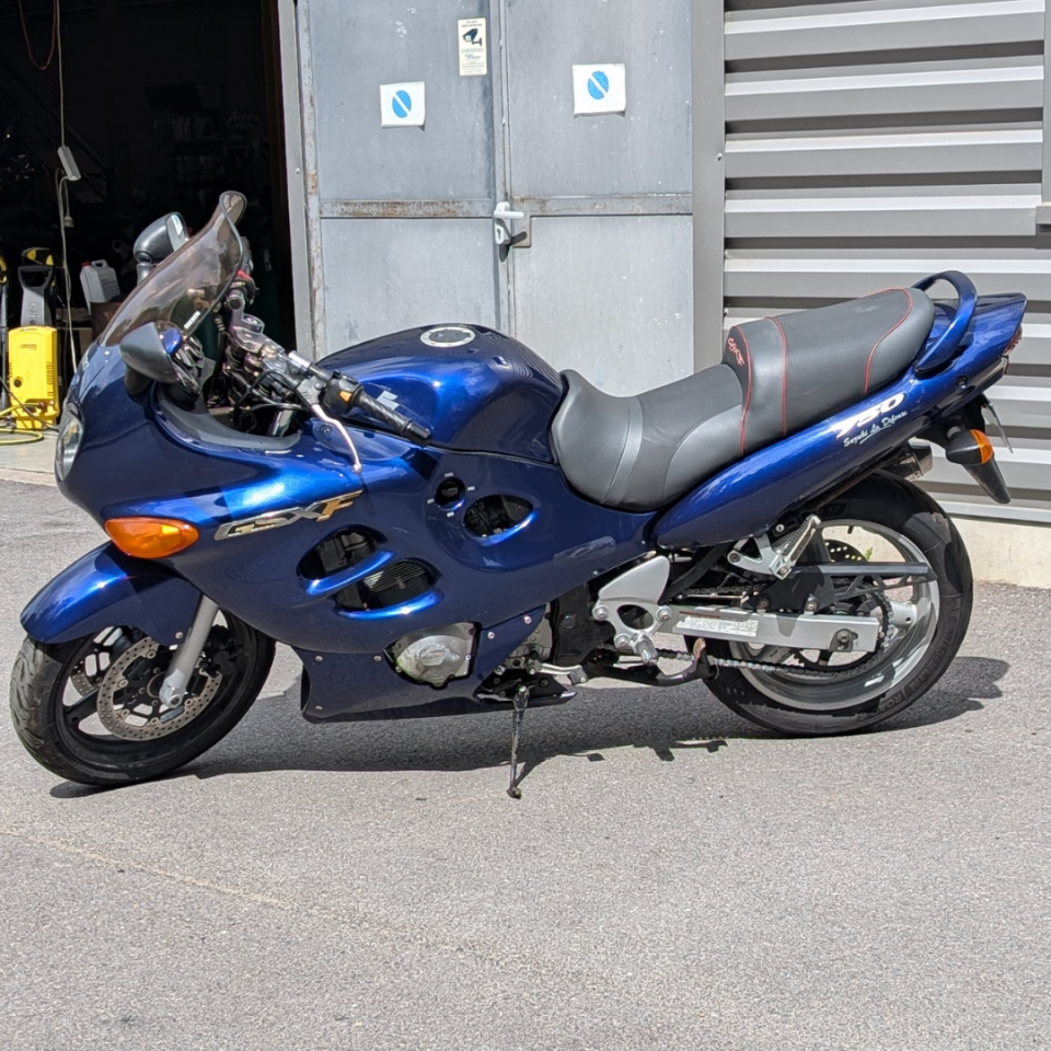 SUZUKI GSX 750 F 4