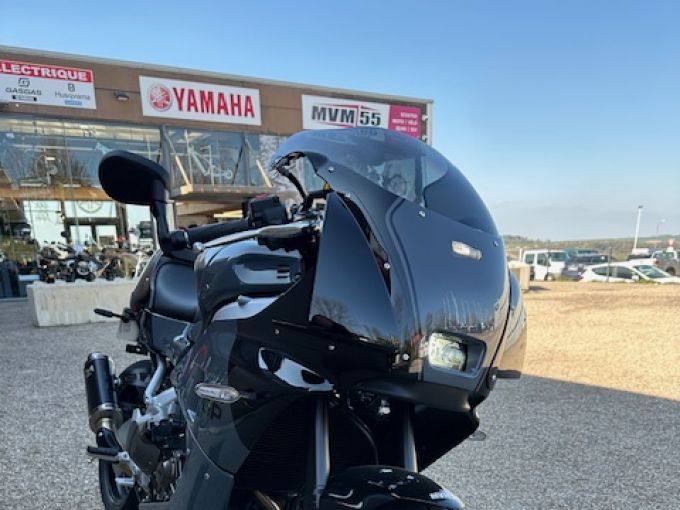 YAMAHA XSR 900 GP 4