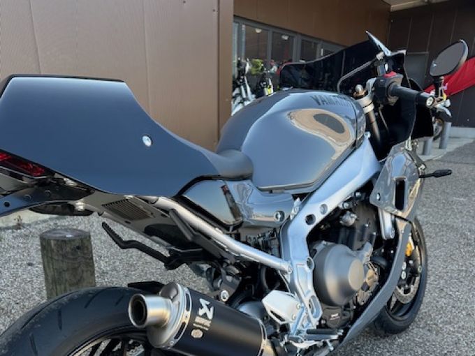 YAMAHA XSR 900 GP 4