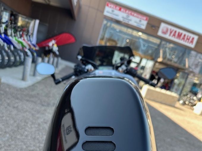 YAMAHA XSR 900 GP 4