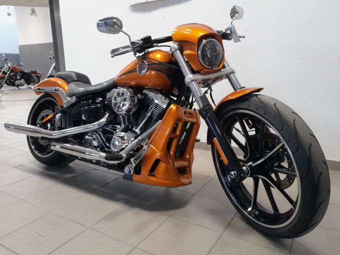 HARLEY-DAVIDSON SOFTAIL BREAKOUT 1690 4