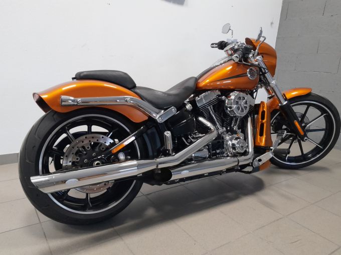 HARLEY-DAVIDSON SOFTAIL BREAKOUT 1690 4