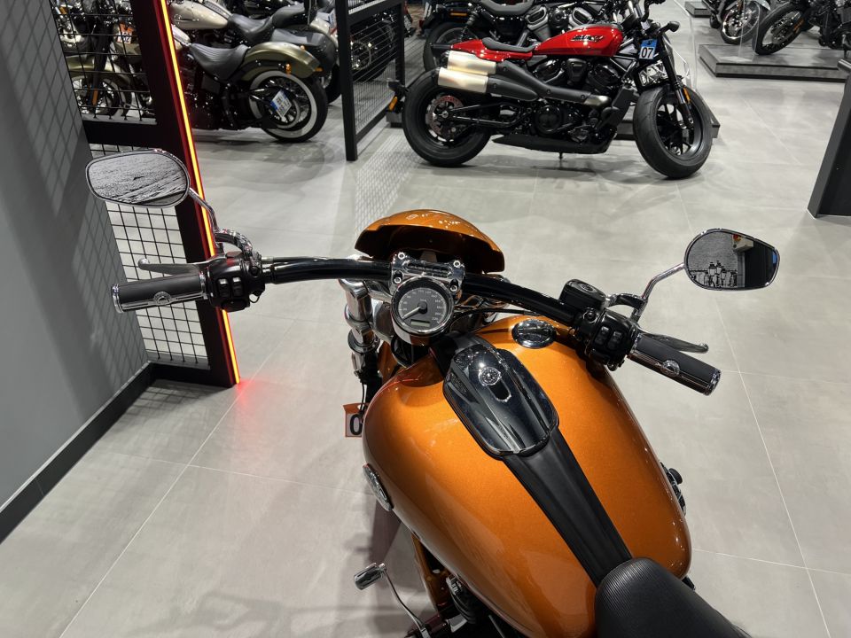 HARLEY-DAVIDSON SOFTAIL BREAKOUT 1690 4