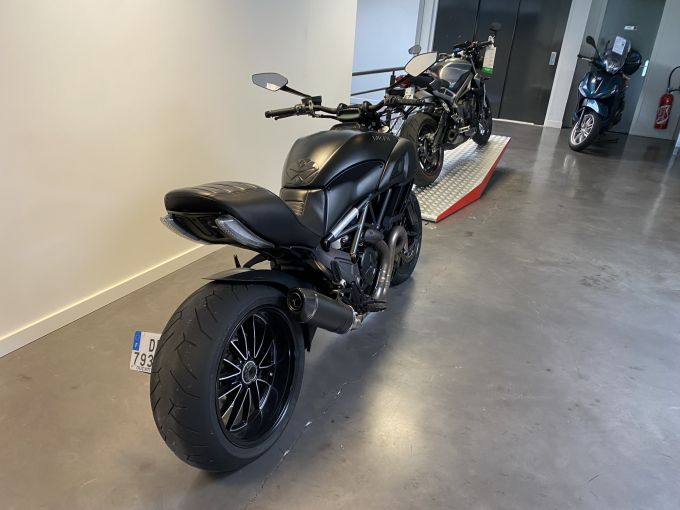 DUCATI DIAVEL DARK 4