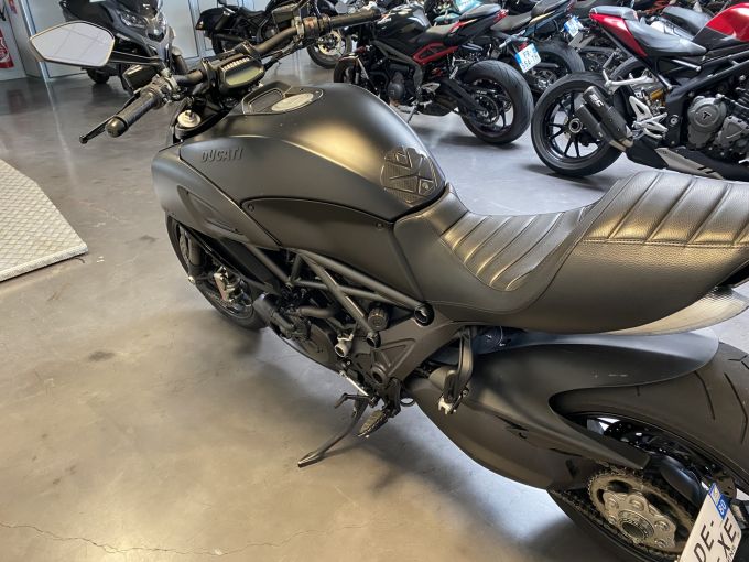DUCATI DIAVEL DARK 4