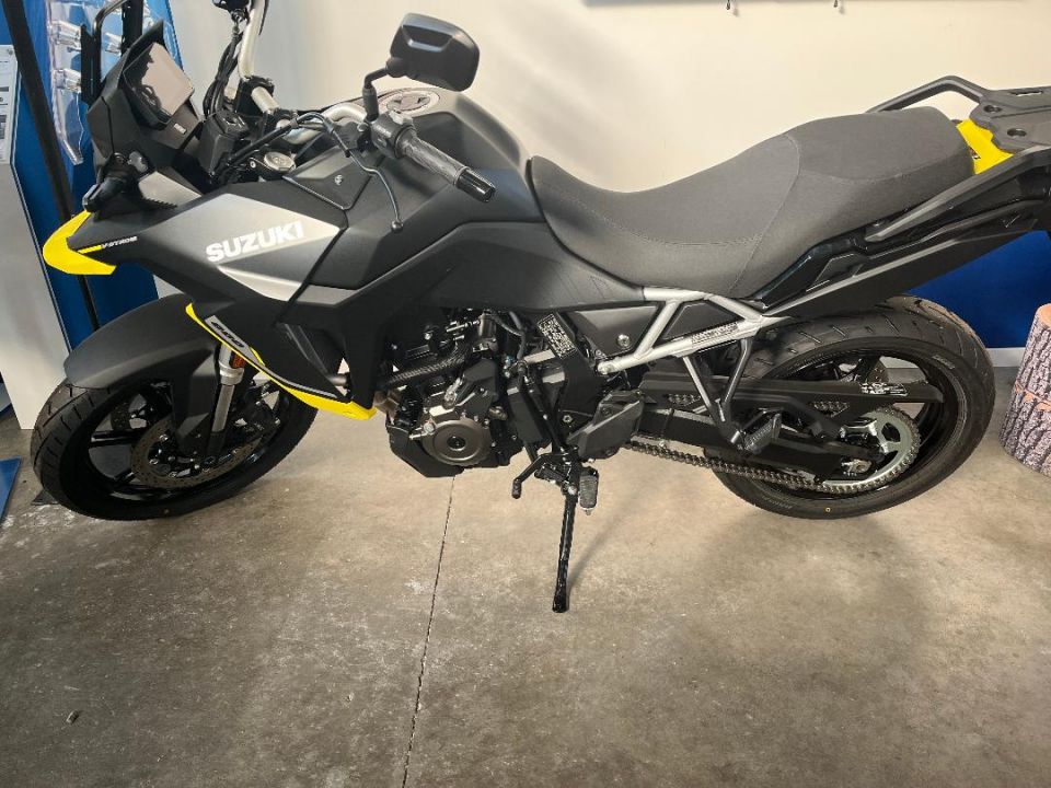 SUZUKI V-STROM 800 SE 4